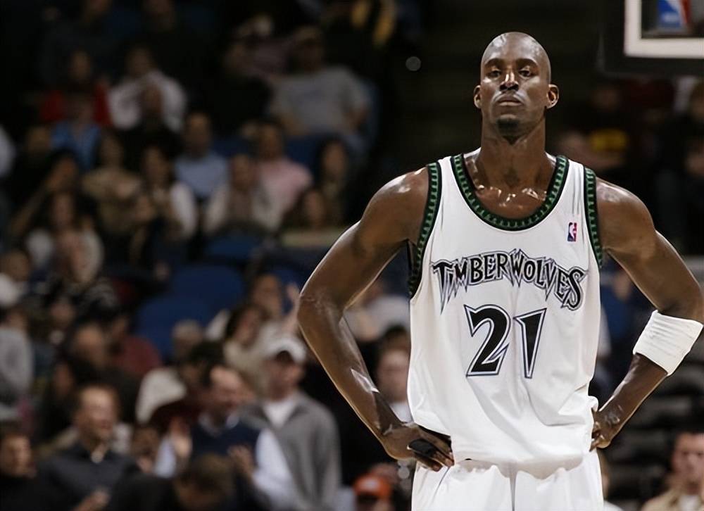 火力压制！威尔斯再中两球&王岚嵚三分也有 辽宁轰出16-3领先15分（威尔斯连中两球、王岚嵚三分命中，辽宁一波16-3拉开15分差距）