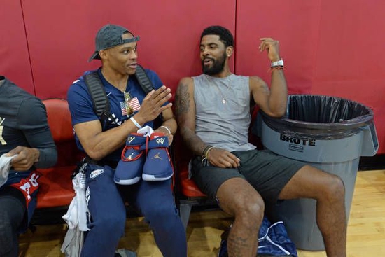 阿莫林：B费采访前有和俱乐部沟通，球队离英超冠军不会太远（阿莫林：B费采访前已与俱乐部沟通，球队距离英超冠军并不遥远）