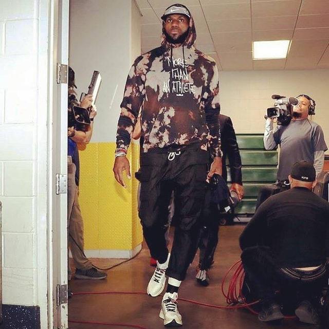 米体：伊尔迪兹和尤文续约谈判依旧没进展，球员希望提高薪资（米体：尤文与伊尔迪兹续约谈判仍无进展，球员提出加薪诉求）