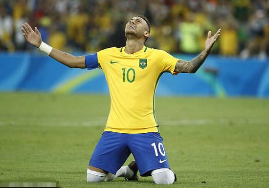 结束10场不胜！诺丁汉森林2-0波尔图，怀特、伊戈尔-热苏斯点射（终结10场不胜！诺丁汉森林2比0击退波尔图，怀特与伊戈尔-热苏斯点球建功）