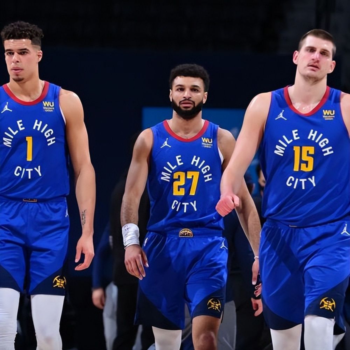 篮球中的“假动作心理学”（篮球假动作的心理学解析）