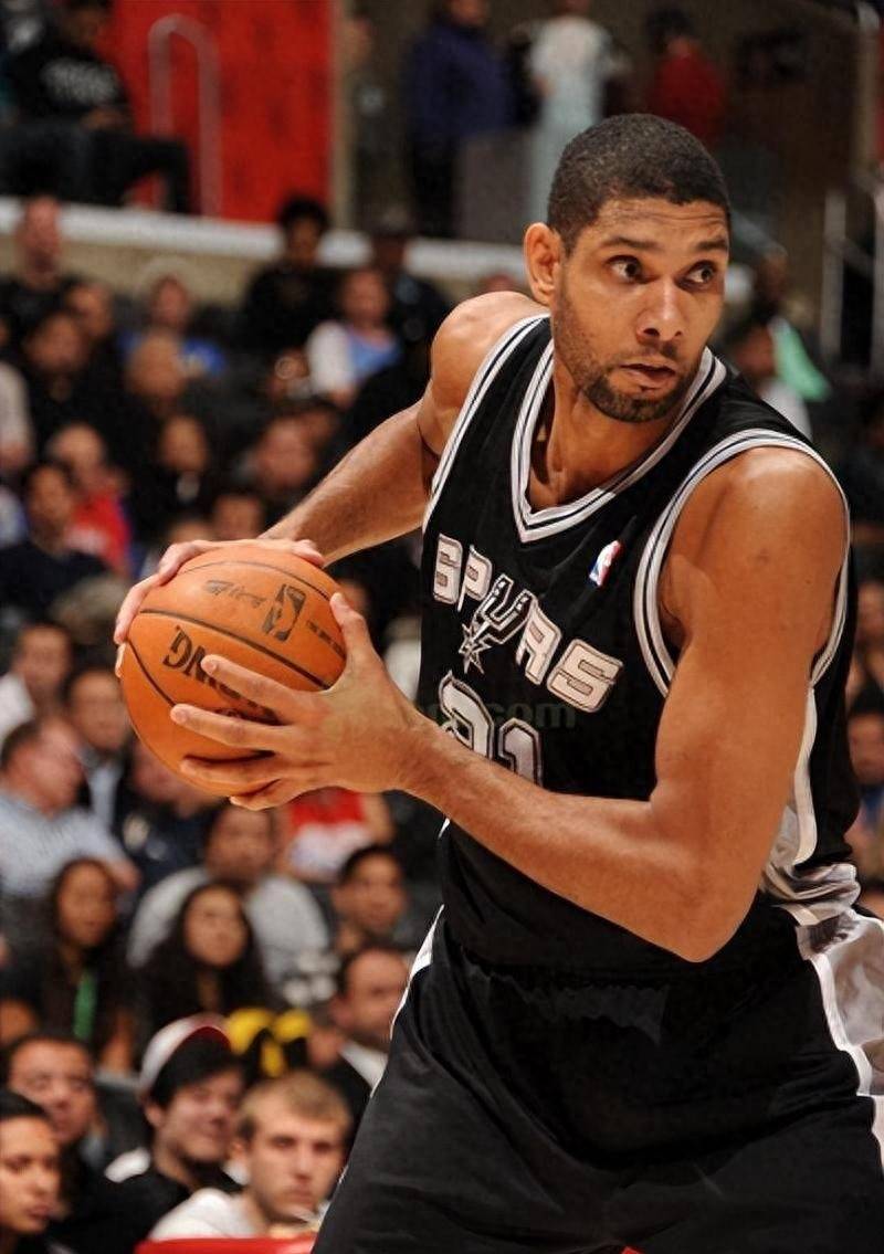 拉斯维加斯见！魔术&尼克斯率先晋级会师半决赛（魔术与尼克斯率先晋级，半决赛拉斯维加斯相会）