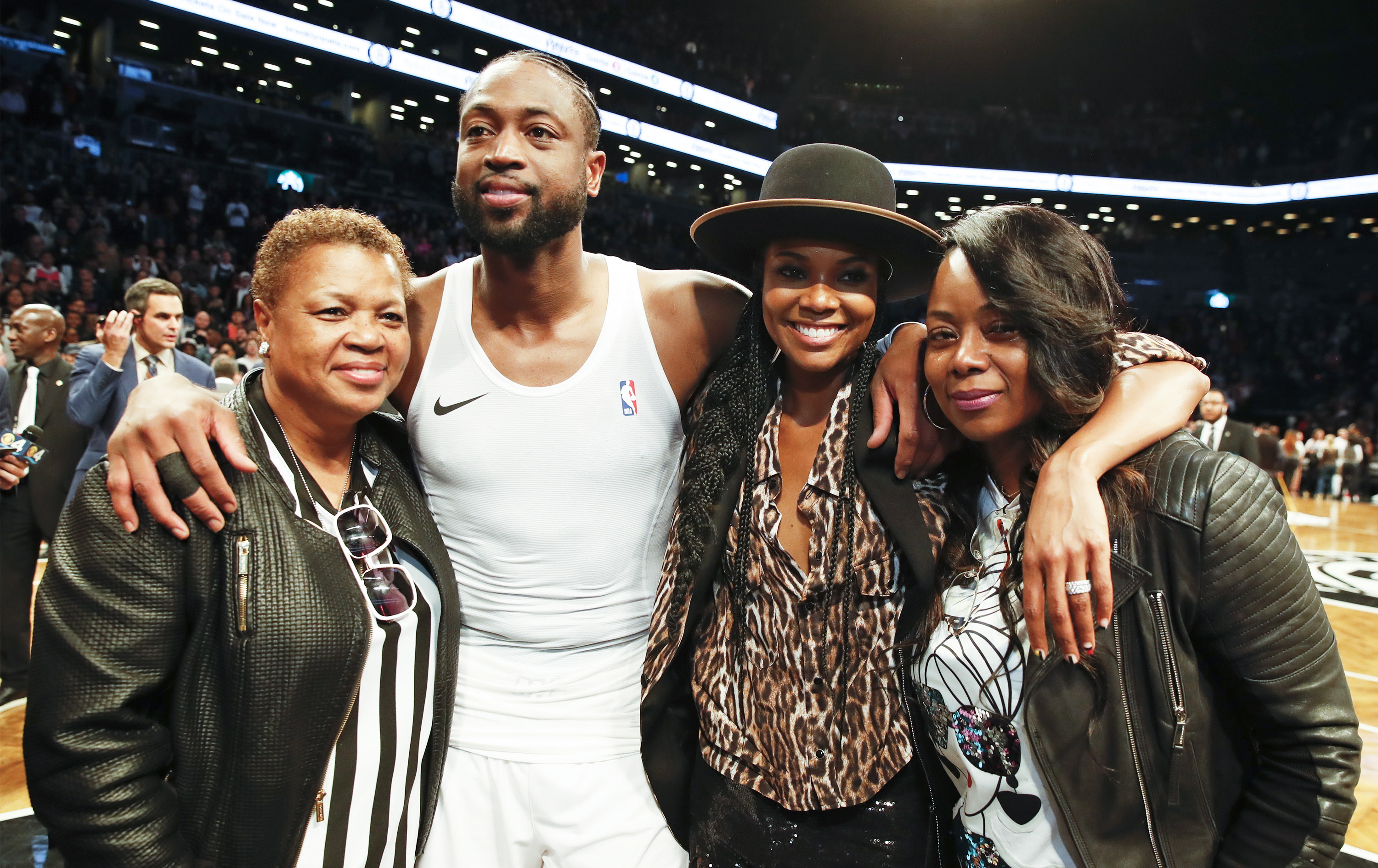 潘江：赢球关键是防守和篮板，开局慢热下半场表现不错（潘江：防守与篮板是取胜关键，慢热开场后下半场表现出色）