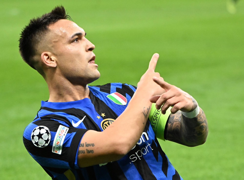 爷青回，维耶里社媒晒与大罗、巴乔、托蒂、卡纳瓦罗等人合照（回忆杀！维耶里社媒晒与大罗、巴乔、托蒂、卡纳瓦罗等传奇合影）