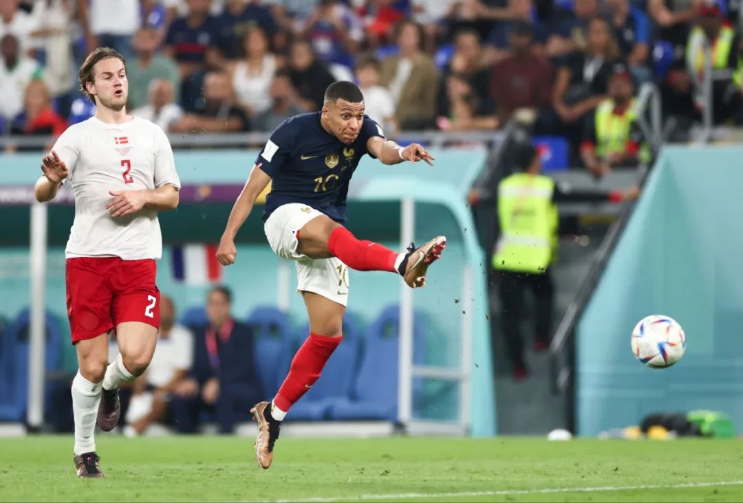 数据彰显全面！姆巴佩成五大联赛唯一“40+40”攻击手（全面数据作证：姆巴佩成为五大联赛唯一40球+40助攻球员）