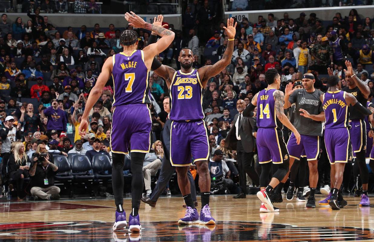 卡帅：布翁焦尔诺为现役意大利队最佳后卫，他控球能力很出色（卡帅：布翁焦尔诺是当今意大利队最强后卫，控球能力出众）