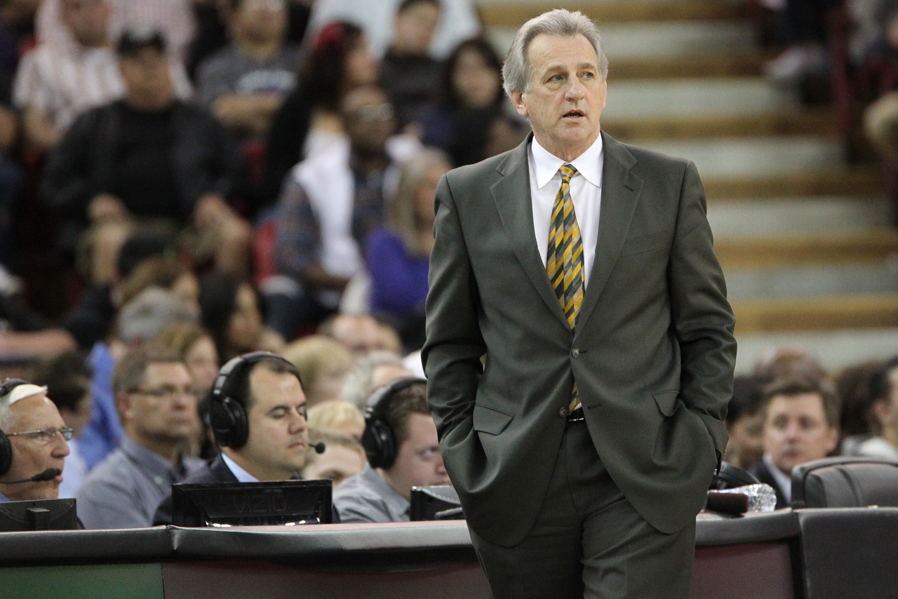 怀特复出力助阿森纳争冠，枪手伤病潮下的坚强回应（怀特复归助阿森纳冲冠，伤病潮中枪手强势回击）