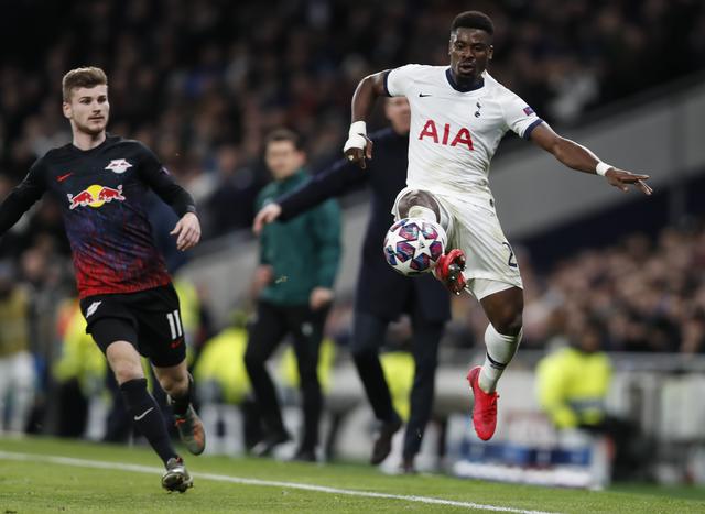 来和哥哥学习技术？乔布和贝林厄姆女友现身伯纳乌看台（乔布携贝林厄姆女友亮相伯纳乌看台，疑似向哥哥取经）