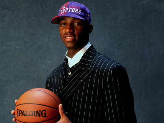 詹姆斯复出前八村塁场均近16分，那之后场均降到9.7分（詹姆斯复出后，八村塁场均由近16分降至9.7分）