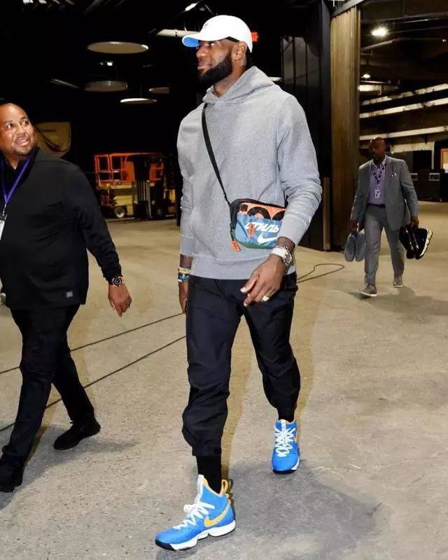 皇家马德里备战塞尔塔：伤病困扰下的关键之战（伤病潮下的关键一役：皇马迎战塞尔塔）