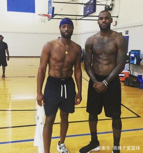 骑士老板：节日快乐骑士球迷们 让我们拿下圣诞大战继续连胜势头（骑士老板祝球迷节日快乐：圣诞大战拿下对手，连胜继续）