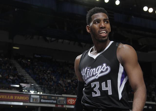 拜仁因球迷燃放烟火被罚，欧冠主场部分看台关闭（因球迷燃放烟花遭处罚，拜仁欧冠主场部分看台被封闭）