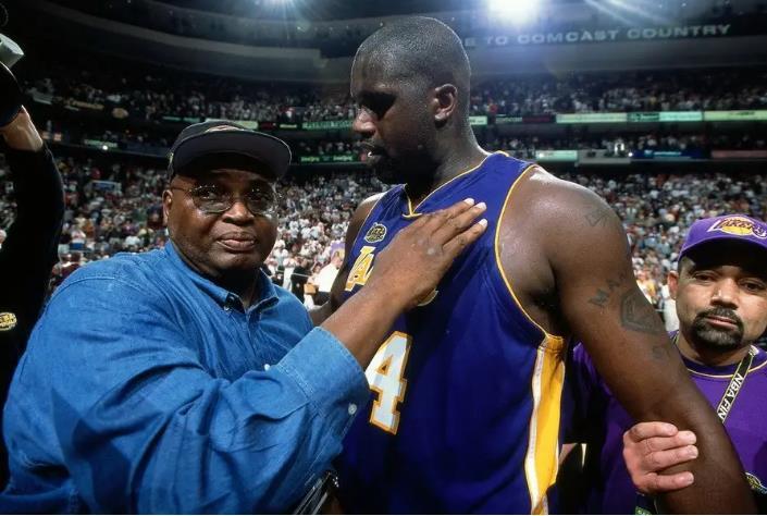 辽超总决赛：大连队4-0本溪队夺冠，王宏有、王跃皓分别双响（辽超决赛：大连4-0完胜本溪捧杯，王宏有与王跃皓各梅开二度）