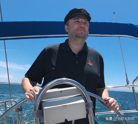 赵柏清半场10分钟4犯，下半场能否强势反弹？（赵柏清半场仅10分钟便背4犯，下半场能否触底反弹？）