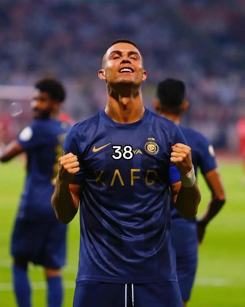 广东球迷呼声震耳欲聋（广东球迷呐喊震天动地）