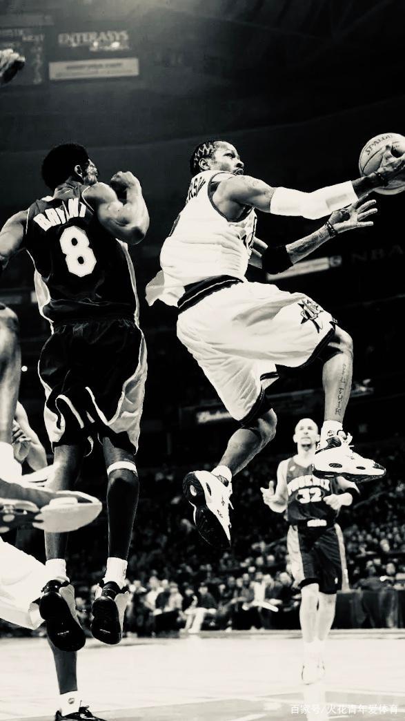 森保一：早上我会双手合十心怀感恩，有时我不换衣服保持好运（森保一：清晨合十心存感激，偶尔不换衣服延续好运）